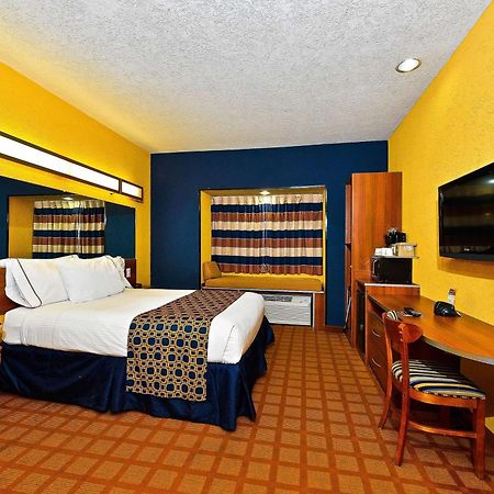 Microtel Inn & Suites by Wyndham New Braunfels I-35 Exterior foto