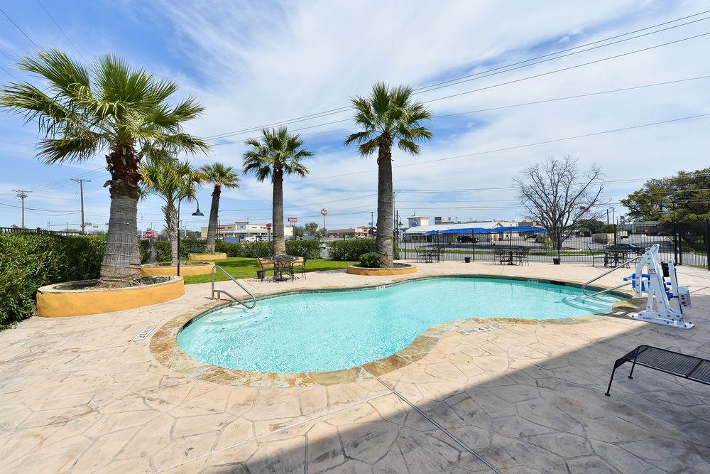 Microtel Inn & Suites by Wyndham New Braunfels I-35 Exterior foto