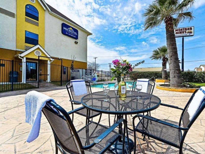 Microtel Inn & Suites by Wyndham New Braunfels I-35 Exterior foto