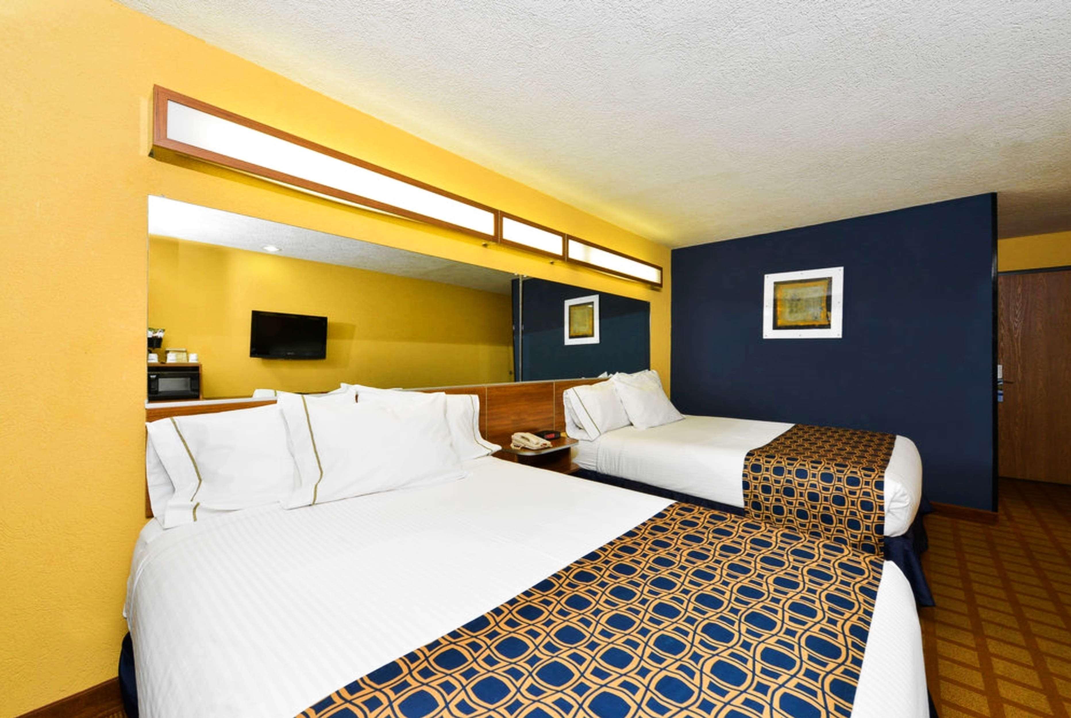 Microtel Inn & Suites by Wyndham New Braunfels I-35 Exterior foto
