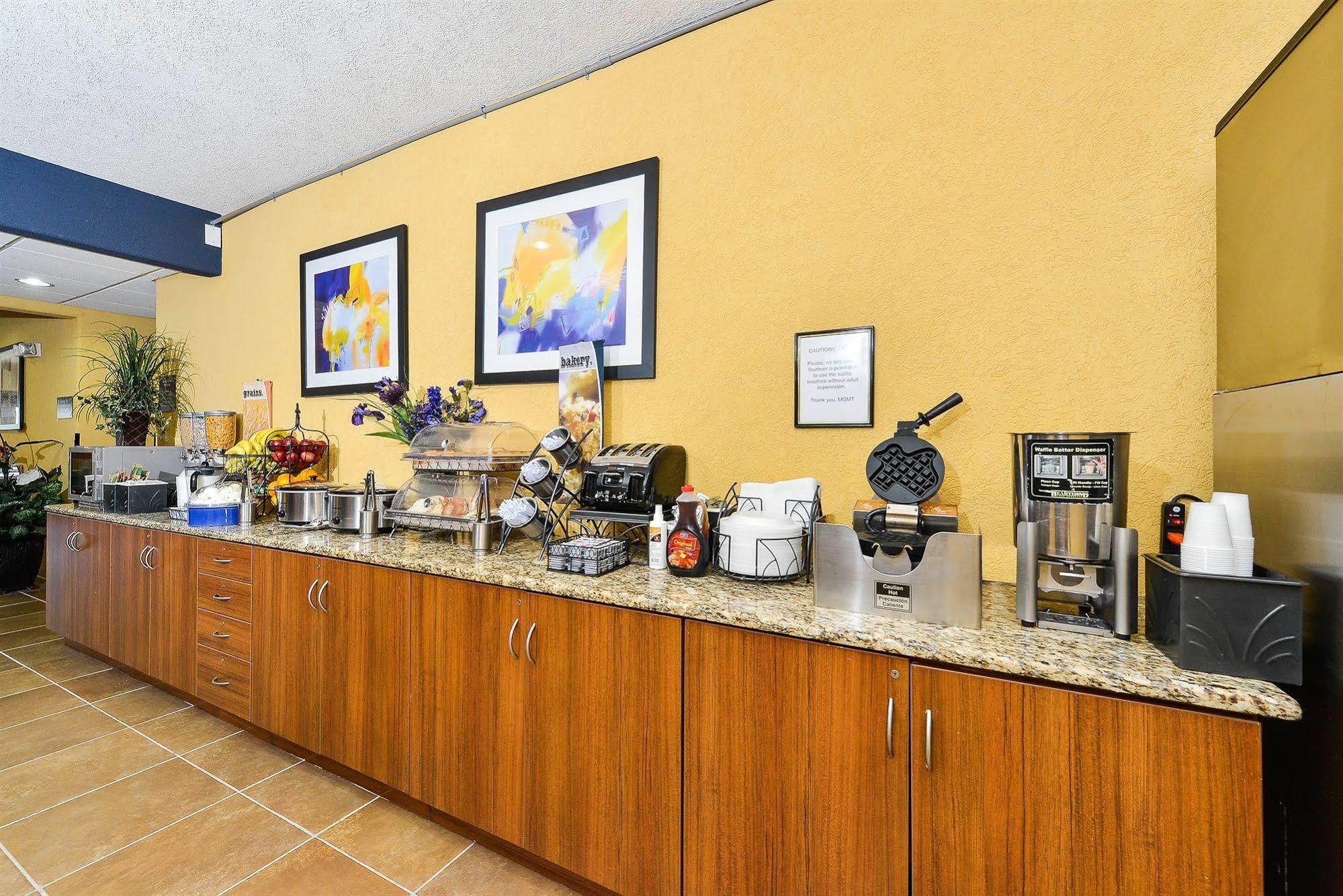 Microtel Inn & Suites by Wyndham New Braunfels I-35 Exterior foto